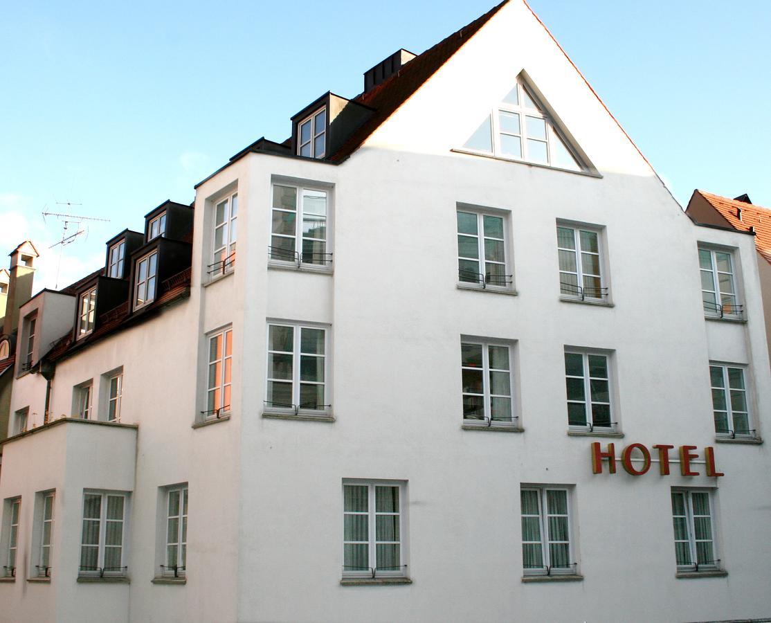 Hotel Am Rathaus Аугсбург Экстерьер фото